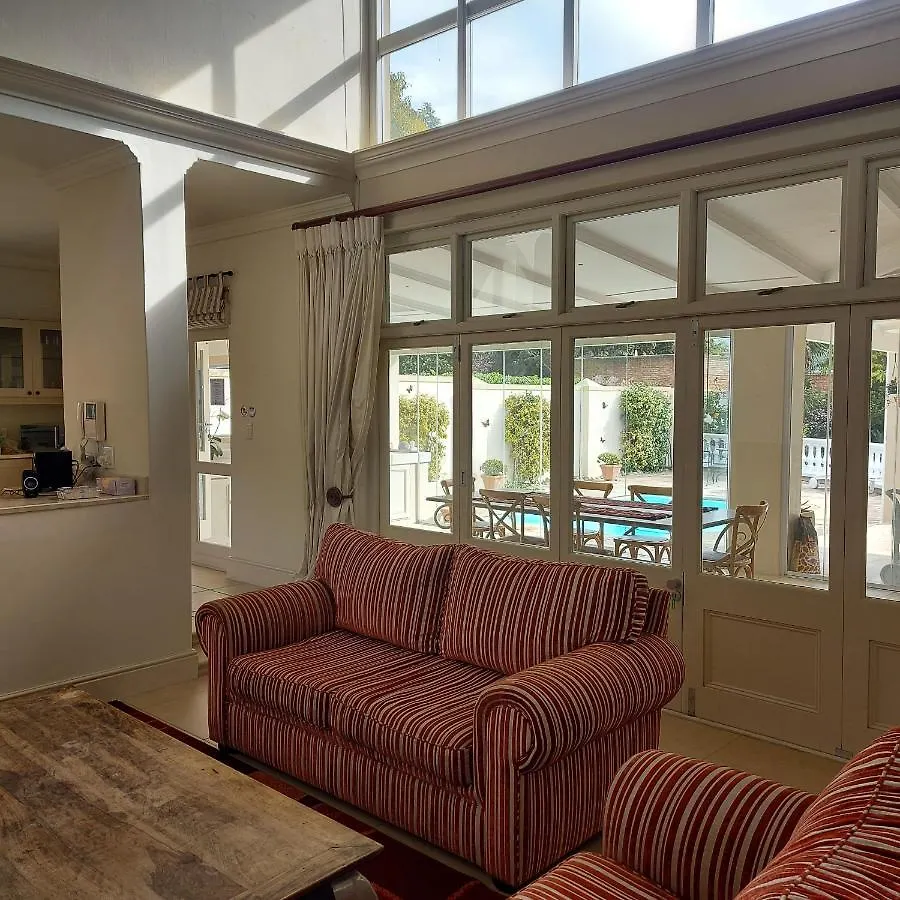Rustic Manor Guest House Tokai
