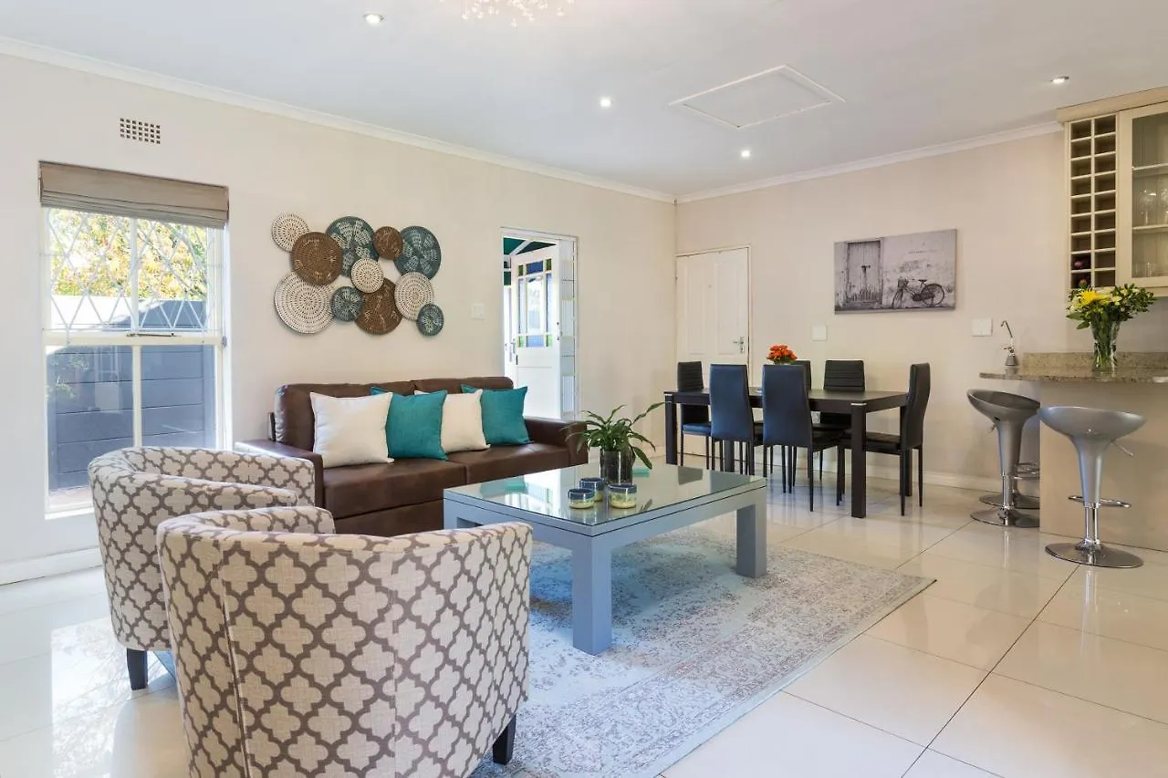 Rustic Manor Guest House Tokai