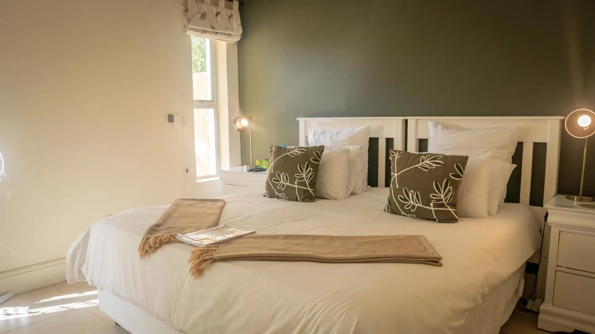 Rustic Manor Guest House Tokai