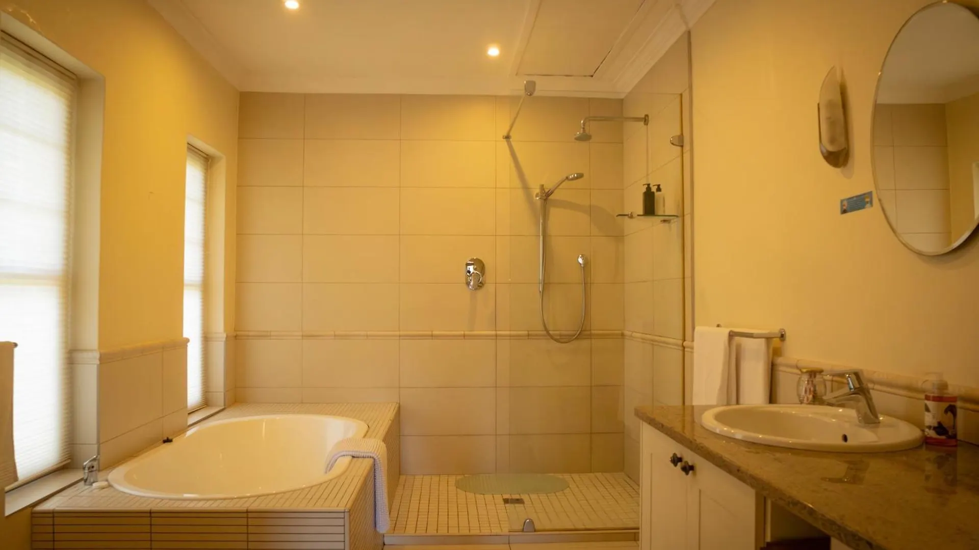Rustic Manor Guest House Tokai