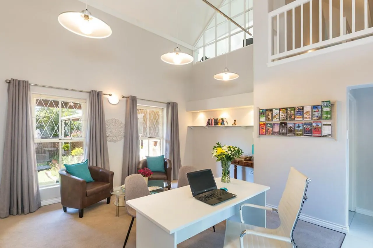 Rustic Manor Guest House Tokai