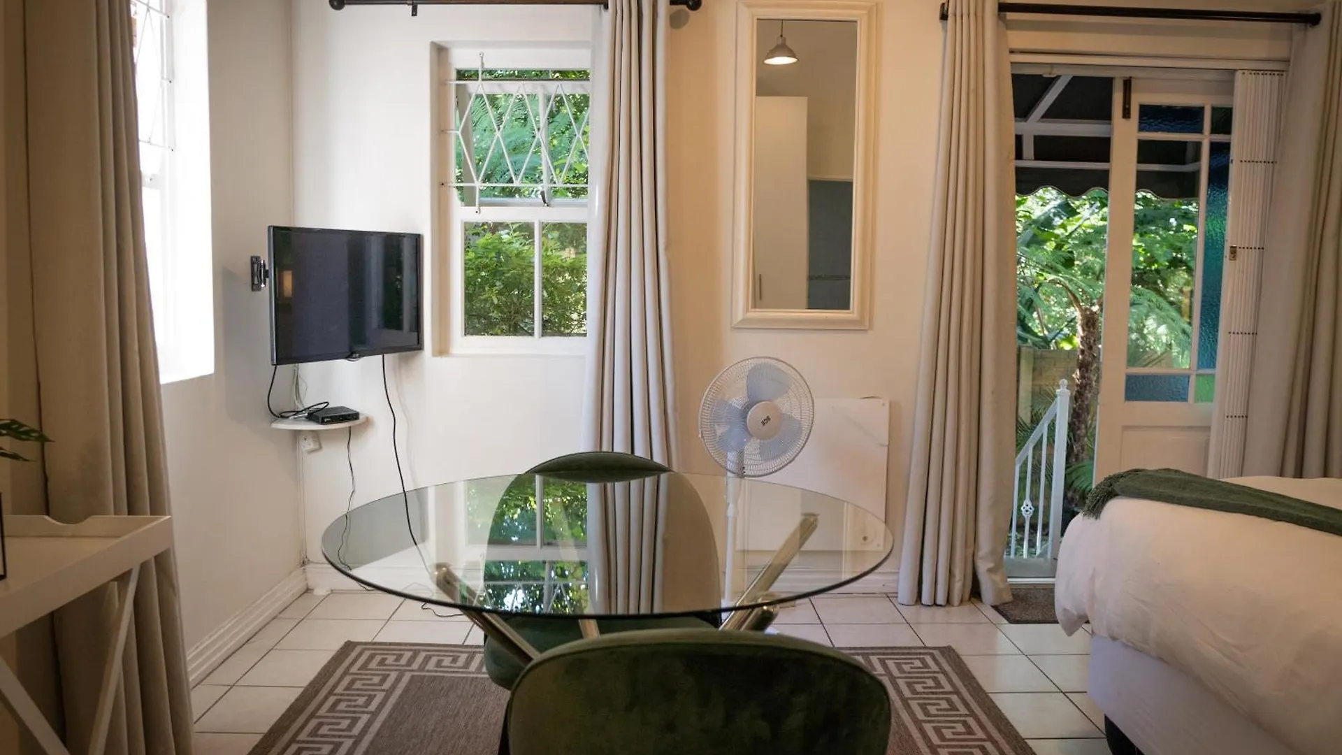 Rustic Manor Guest House Tokai