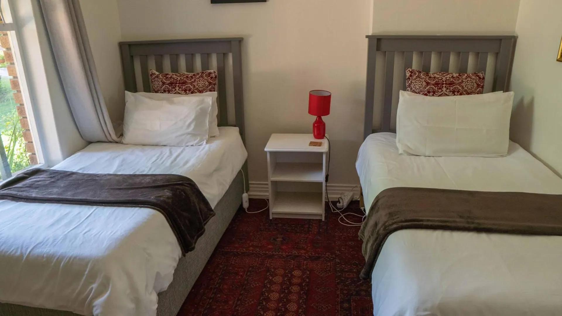 Rustic Manor Guest House Tokai